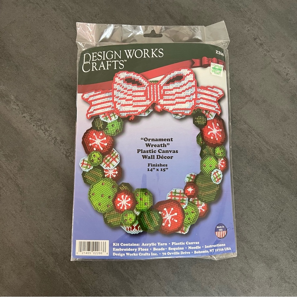 NEW‎ Design Works Plastic Canvas Yarn Ornament Wreath Kit 14x15 2266 Christmas